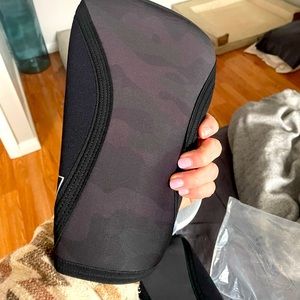 Size small black camo knee sleeve